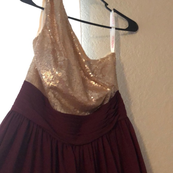 One-Shoulder Chiffon Sequined Dress - Picture 3 of 6